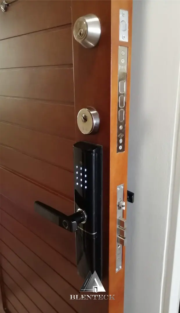 puertas de seguridad con cerradura digitales